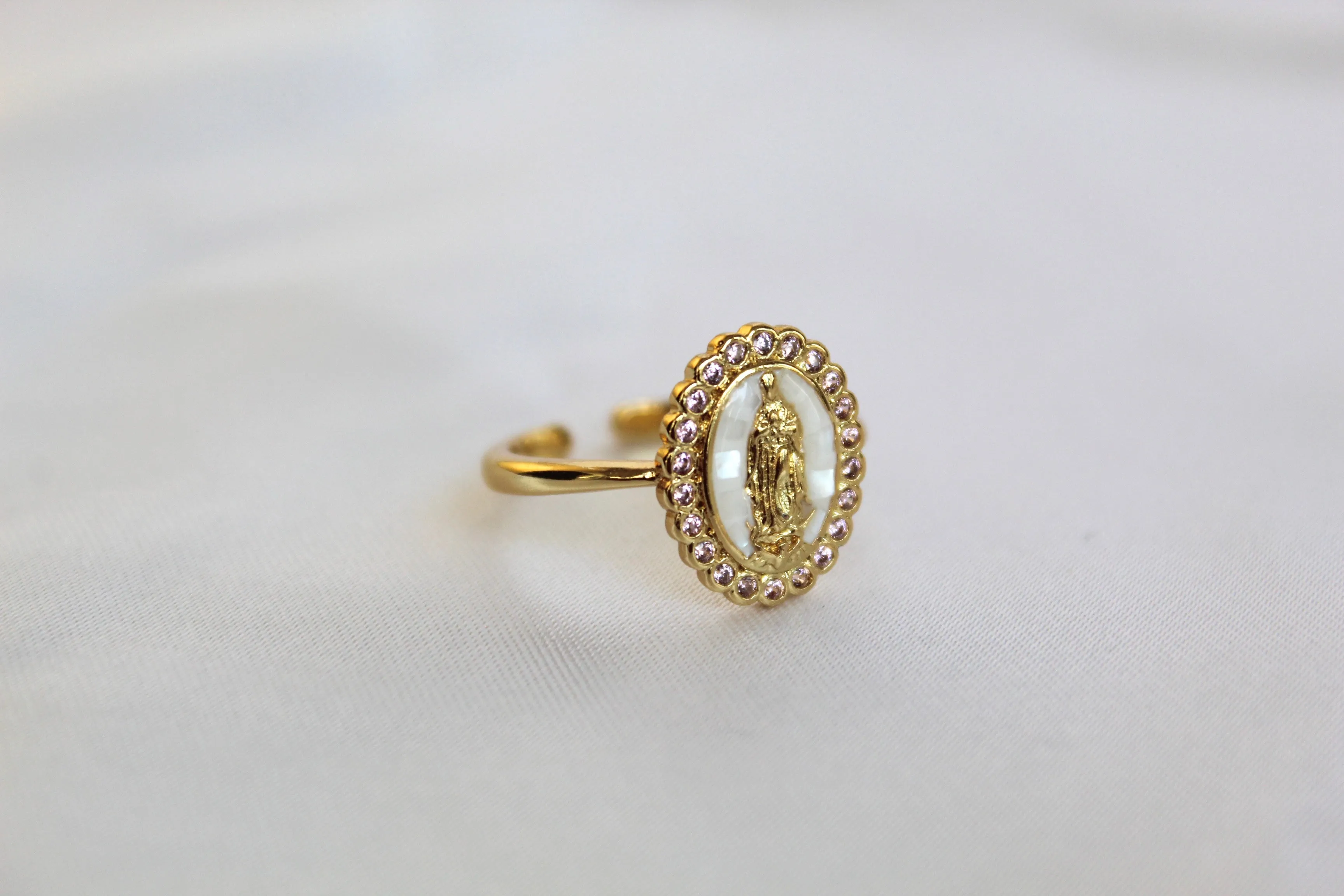 Ave Maria Ring in White