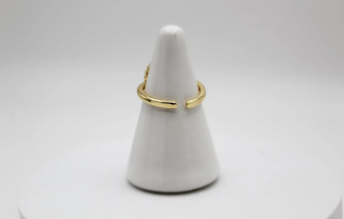 Ave Maria Ring in White