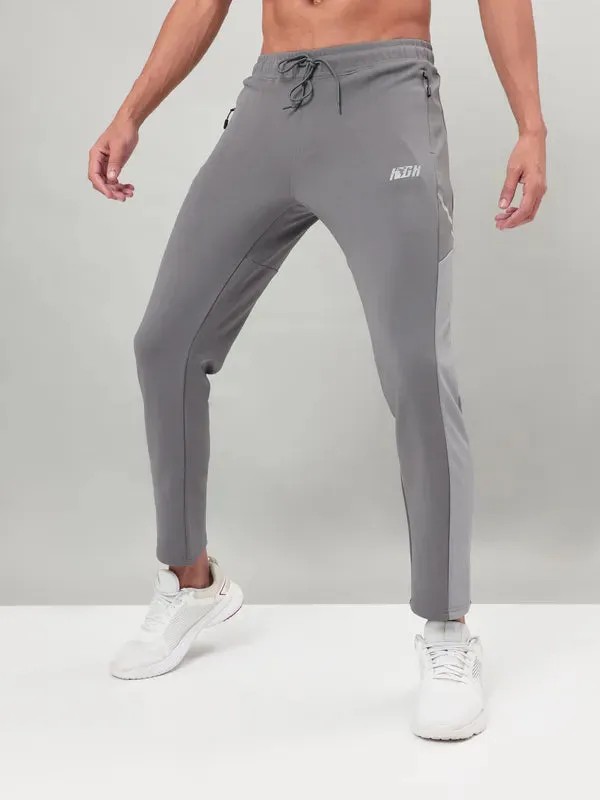 Men Colorblock Relax Fit Trackpants with ELASTO PLUS