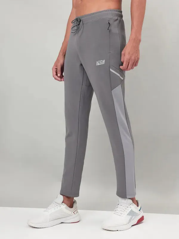 Men Colorblock Relax Fit Trackpants with ELASTO PLUS