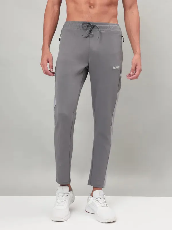 Men Colorblock Relax Fit Trackpants with ELASTO PLUS