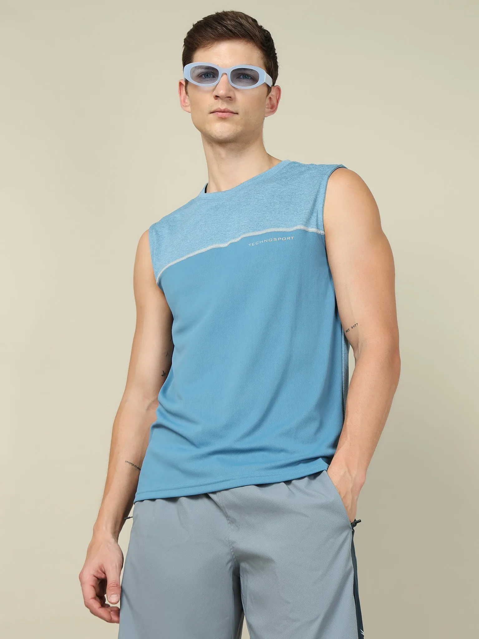 Men Colorblock Slim Fit Crew Neck Innerwear Vest with TECHNO COOL 