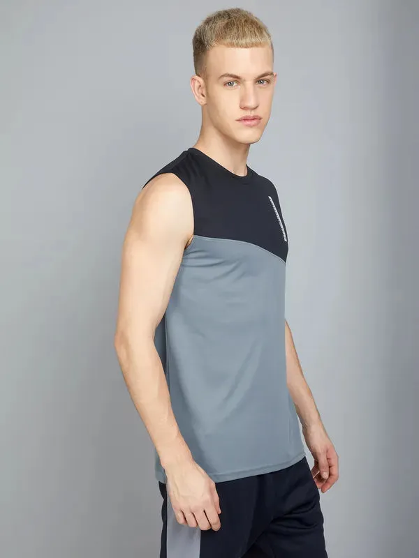 Men Colorblock Slim Fit Crew Neck Innerwear Vest with TECHNO COOL 