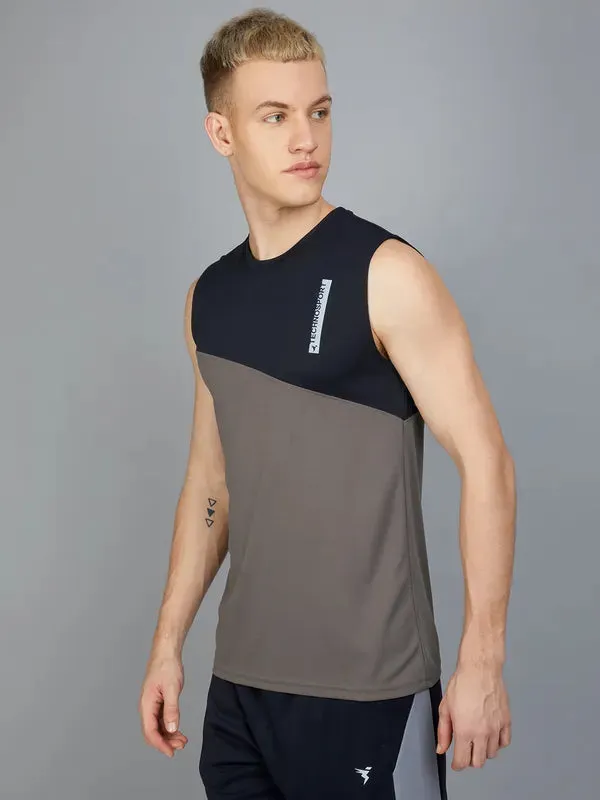 Men Colorblock Slim Fit Crew Neck Innerwear Vest with TECHNO COOL 