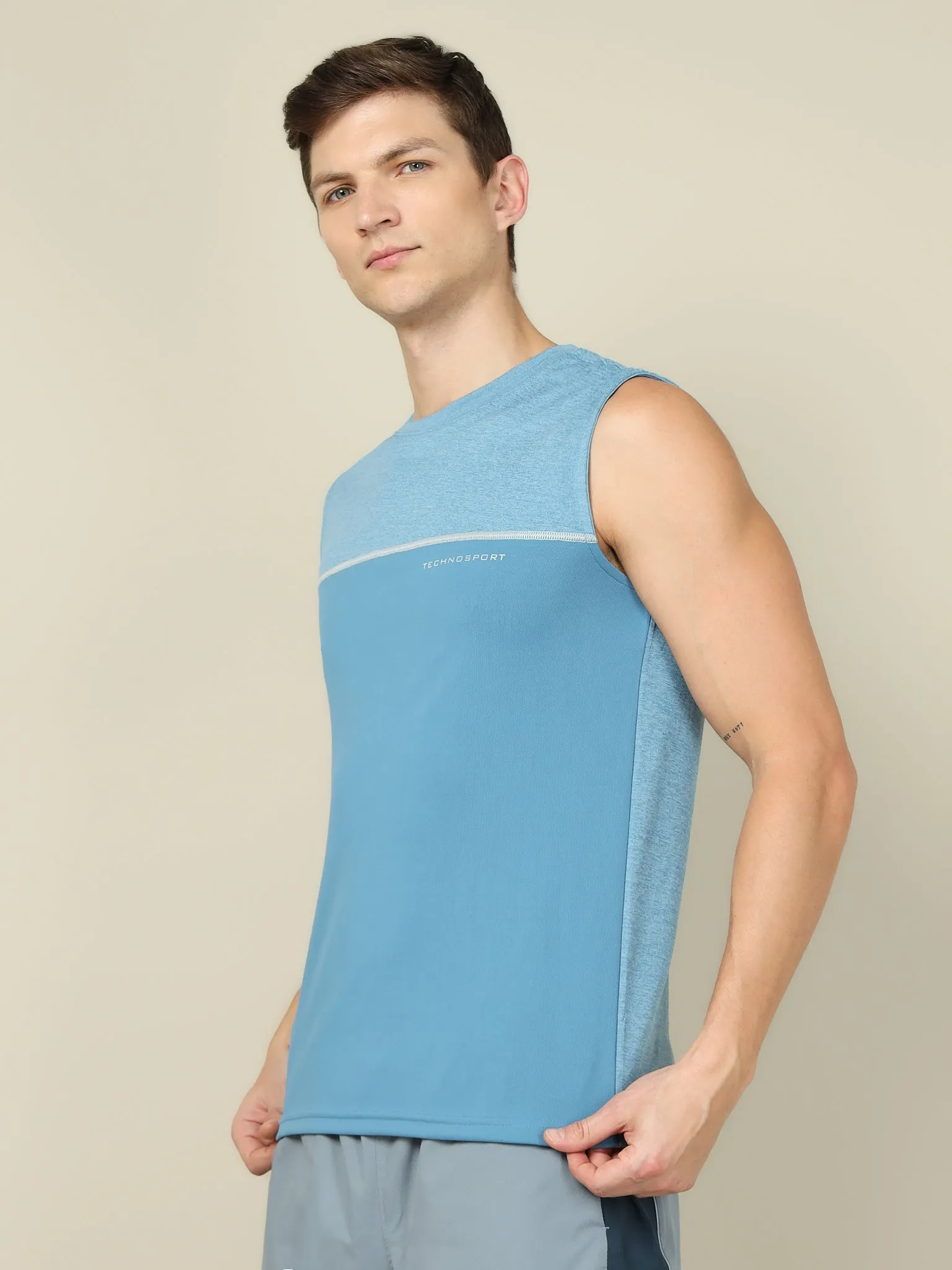 Men Colorblock Slim Fit Crew Neck Innerwear Vest with TECHNO COOL 